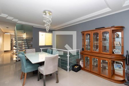 Sala de casa à venda com 3 quartos, 180m² em Vila Mazzei, São Paulo