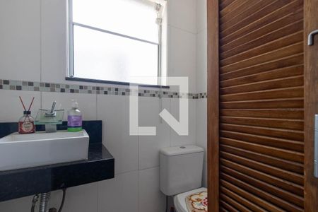 Lavabo de casa à venda com 3 quartos, 180m² em Vila Mazzei, São Paulo
