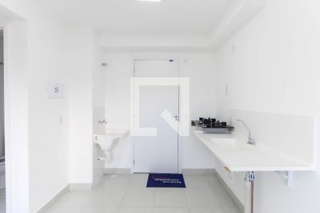 Sala - Cozinha de apartamento para alugar com 1 quarto, 34m² em Vila Carmosina, São Paulo