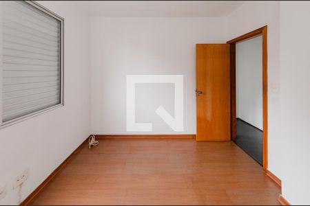 Quarto 1 de apartamento para alugar com 2 quartos, 70m² em Buritis, Belo Horizonte