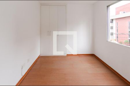 Quarto 1 de apartamento para alugar com 2 quartos, 70m² em Buritis, Belo Horizonte