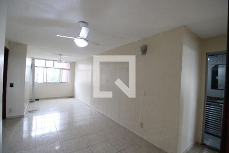 Sala de apartamento para alugar com 2 quartos, 62m² em Taquara, Rio de Janeiro