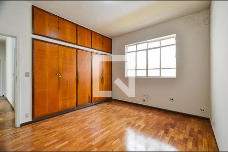 Quarto 1 de casa para alugar com 3 quartos, 180m² em Sagrada Família, Belo Horizonte