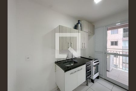 Sala/Cozinha de apartamento para alugar com 2 quartos, 42m² em Parque Industrial Tomas Edson, São Paulo