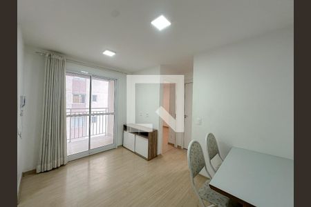 Sala/Cozinha de apartamento para alugar com 2 quartos, 42m² em Parque Industrial Tomas Edson, São Paulo