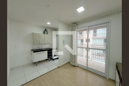 Sala/Cozinha de apartamento para alugar com 2 quartos, 42m² em Parque Industrial Tomas Edson, São Paulo