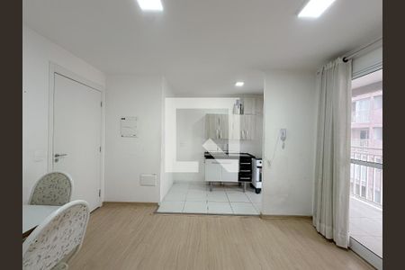 Sala/Cozinha de apartamento para alugar com 2 quartos, 42m² em Parque Industrial Tomas Edson, São Paulo
