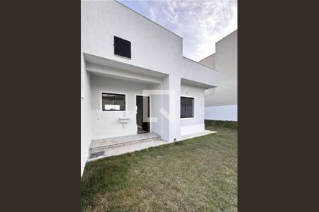 Área externa de casa de condomínio para alugar com 2 quartos, 66m² em Pindobas, Maricá