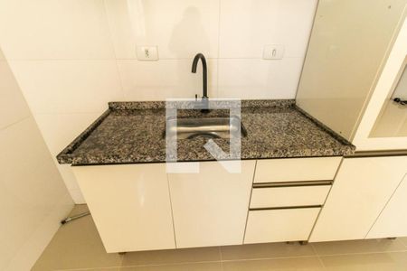 Sala/Cozinha de apartamento para alugar com 1 quarto, 30m² em Jardim das Américas, Curitiba