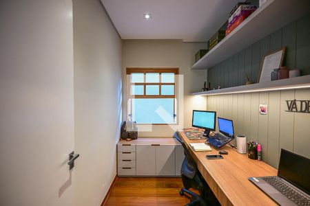 Escritório de casa à venda com 5 quartos, 332m² em Vila Inah, São Paulo