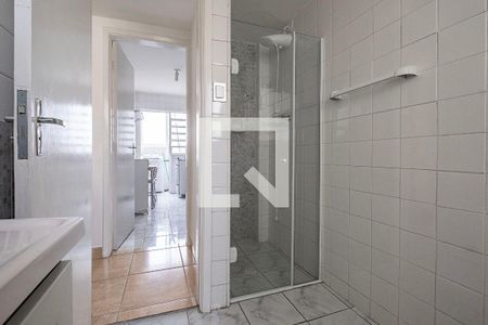 Banheiro de apartamento para alugar com 1 quarto, 35m² em Pinheiros, São Paulo