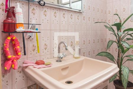 Banheiro do Quarto 1 de casa à venda com 4 quartos, 173m² em Medianeira, Porto Alegre