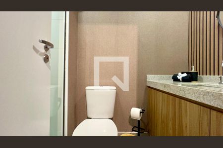 Banheiro de kitnet/studio para alugar com 1 quarto, 28m² em Paraíso, São Paulo