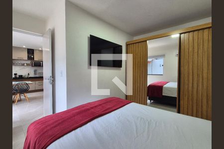 Suíte  de casa de condomínio para alugar com 2 quartos, 300m² em Vargem Pequena, Rio de Janeiro