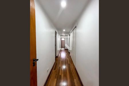 Corredor de apartamento à venda com 5 quartos, 220m² em Aclimação, São Paulo