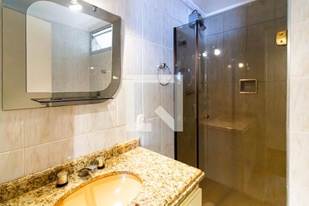 Banheiro de apartamento à venda com 3 quartos, 80m² em Pompeia, São Paulo