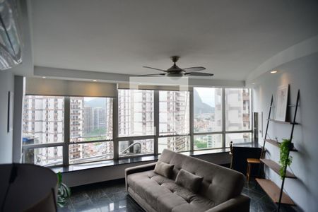 Sala de apartamento para alugar com 2 quartos, 90m² em Barra da Tijuca, Rio de Janeiro