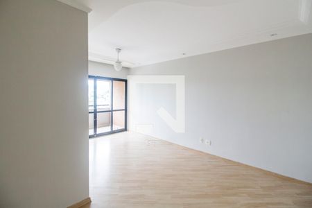 Sala  de apartamento para alugar com 4 quartos, 86m² em Empresarial 18 do Forte, Barueri