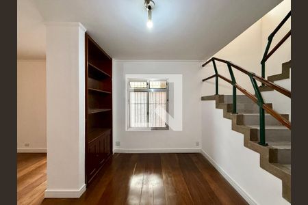 Sala de casa à venda com 3 quartos, 222m² em Campo Belo, São Paulo