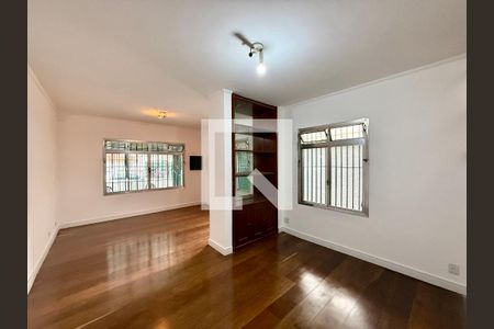 Sala de casa à venda com 3 quartos, 222m² em Campo Belo, São Paulo