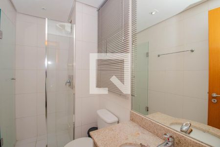 Banheiro da Suíte de apartamento à venda com 1 quarto, 76m² em Três Figueiras, Porto Alegre