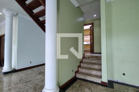 Sala de casa de condomínio à venda com 4 quartos, 1000m² em Pechincha, Rio de Janeiro