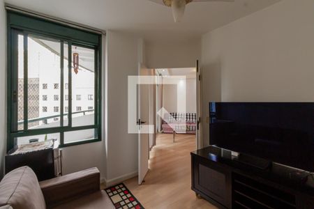 Sala de TV de apartamento para alugar com 3 quartos, 127m² em Moema, São Paulo