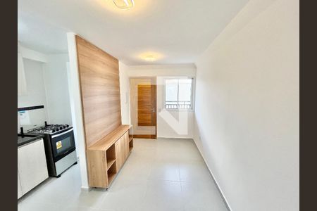 Sala/Cozinha de apartamento para alugar com 1 quarto, 38m² em Vila Mazzei, São Paulo