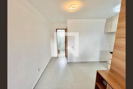 Sala/Cozinha de apartamento para alugar com 1 quarto, 38m² em Vila Mazzei, São Paulo
