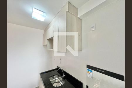 Sala/Cozinha de apartamento para alugar com 1 quarto, 38m² em Vila Mazzei, São Paulo