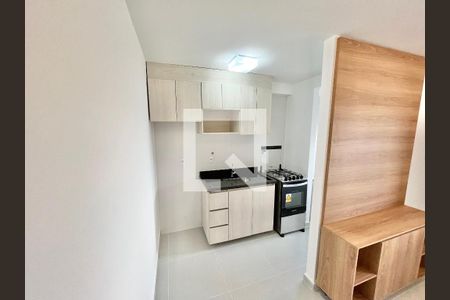 Sala/Cozinha de apartamento para alugar com 1 quarto, 38m² em Vila Mazzei, São Paulo