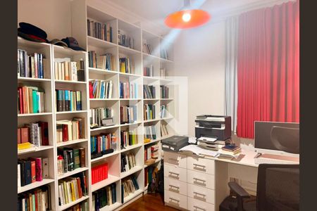 Apartamento à venda com 3 quartos, 190m² em Horto, Belo Horizonte