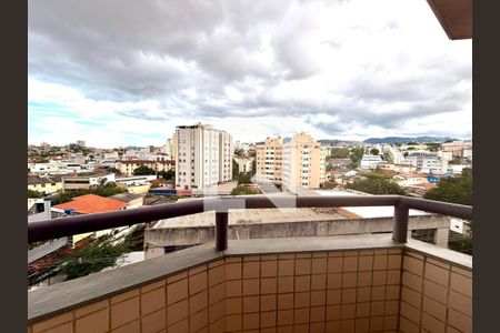 Apartamento à venda com 3 quartos, 190m² em Horto, Belo Horizonte