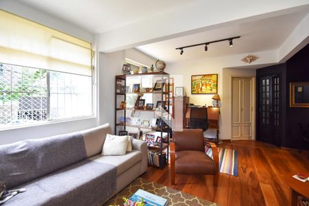 Sala de estar de apartamento para alugar com 1 quarto, 55m² em Sumarezinho, São Paulo