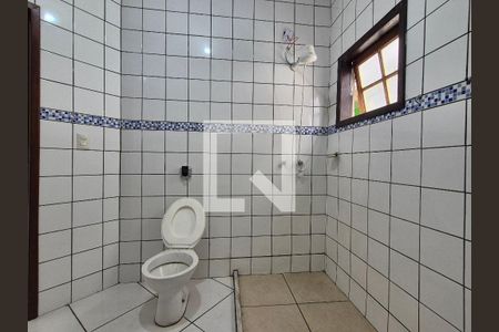 Banheiro  de casa de condomínio para alugar com 1 quarto, 55m² em Vargem Pequena, Rio de Janeiro