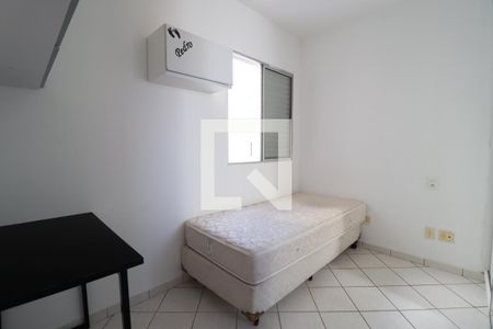 Quarto 1 de apartamento para alugar com 2 quartos, 50m² em Santa Mônica, Uberlândia