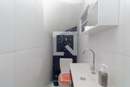 Lavabo de casa de condomínio para alugar com 2 quartos, 52m² em Vila Cosmopolita, São Paulo