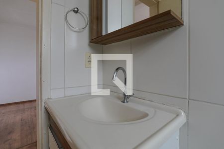 Banheiro de apartamento para alugar com 2 quartos, 46m² em Vila Mogilar, Mogi das Cruzes