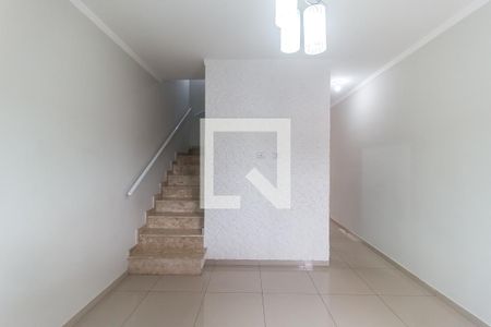 Sala de casa para alugar com 2 quartos, 80m² em Jardim Santa Teresa, Mogi das Cruzes