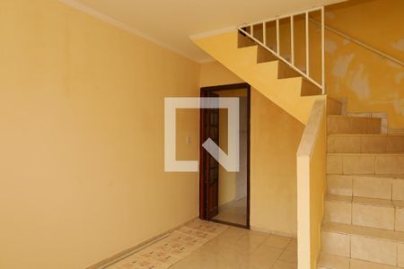 Sala de casa para alugar com 2 quartos, 75m² em Itaquera, São Paulo