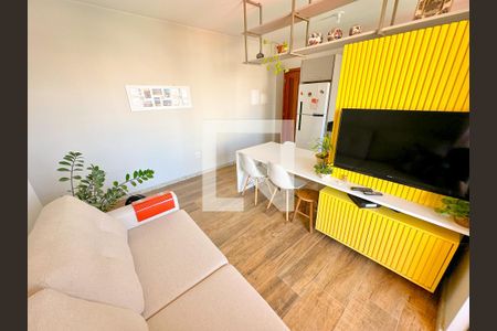 Sala de TV de apartamento para alugar com 1 quarto, 43m² em Areias, São José
