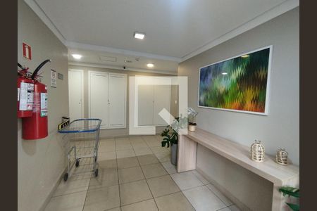 Hall de entrada de apartamento à venda com 2 quartos, 34m² em Parque Fongaro, São Paulo