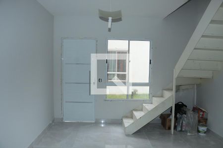 Casa de Condomínio para alugar com 2 quartos, 50m² em Chácara Tropical (caucaia do Alto), Cotia