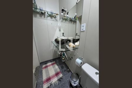 banheiro 2 de casa à venda com 4 quartos, 210m² em Boa Vista, Belo Horizonte