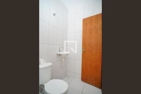 Banheiro de casa de condomínio para alugar com 1 quarto, 50m² em Caxito Pequeno, Maricá