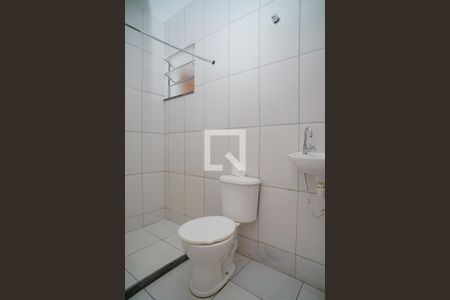 Banheiro de casa de condomínio para alugar com 1 quarto, 50m² em Caxito Pequeno, Maricá