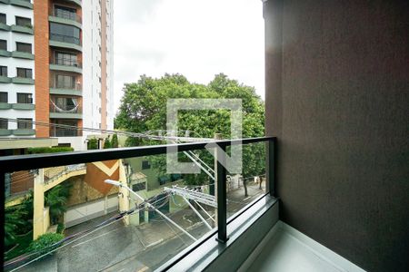 Varanda da sala de apartamento para alugar com 2 quartos, 43m² em Chácara Seis de Outubro, São Paulo