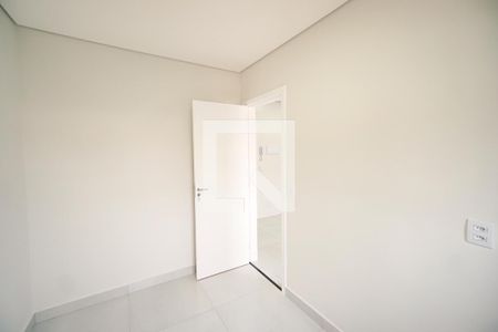 Quarto 01 de apartamento para alugar com 2 quartos, 43m² em Chácara Seis de Outubro, São Paulo