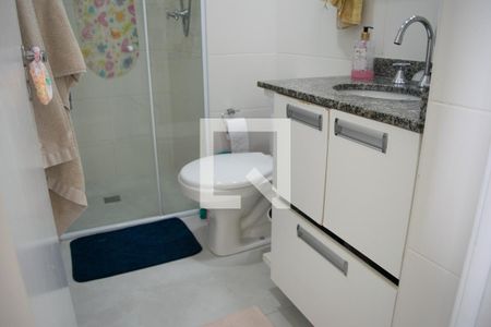 Banheiro  de apartamento à venda com 3 quartos, 68m² em Chácara Seis de Outubro, São Paulo