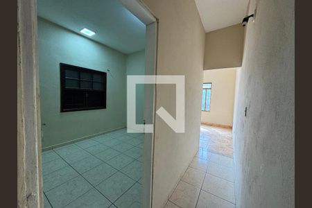 Corredor de casa à venda com 3 quartos, 225m² em Padroeira, Osasco